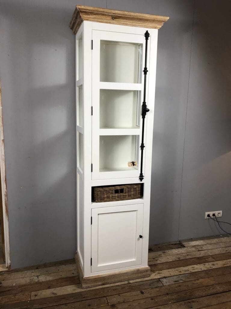 Landelijke vitrinekast smal