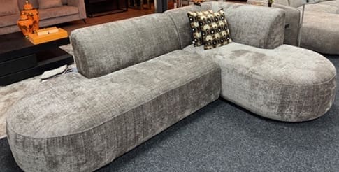 Landelijke sfeervolle ronde hoekbank,  BINNENKORT TE ZIEN