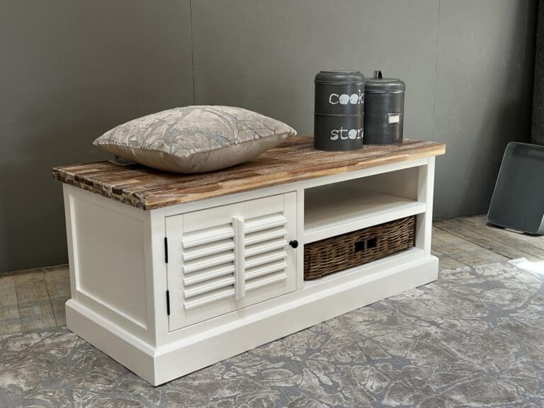 Landelijk TV-meubel met shutters