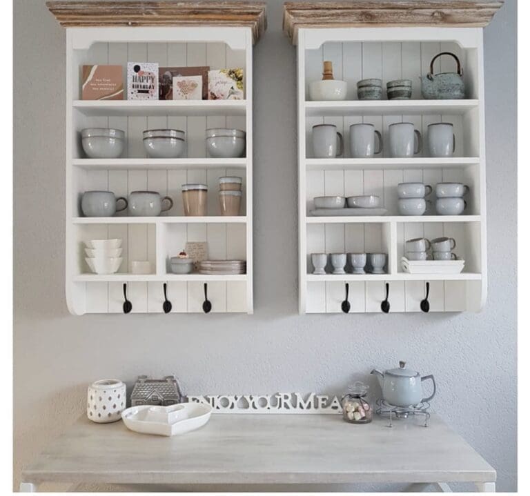 Landelijk wandkastje wit