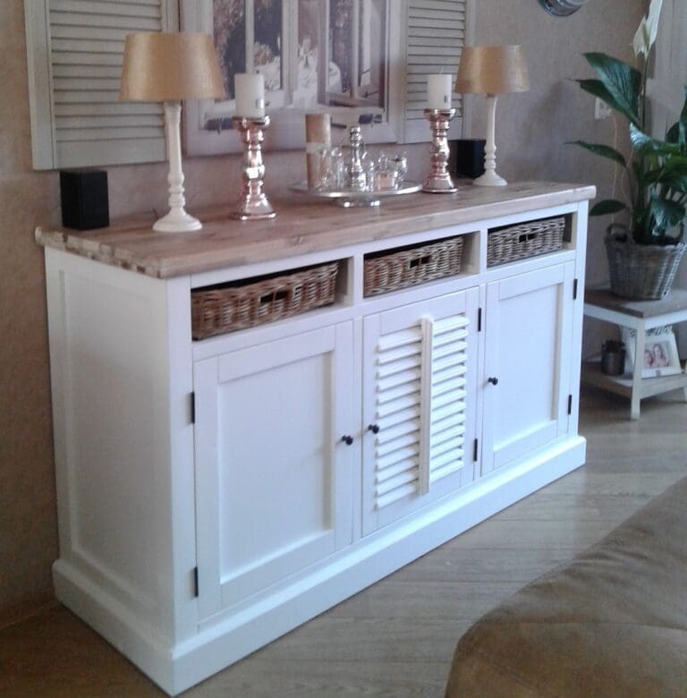 Landelijk dressoir met shutters / manden