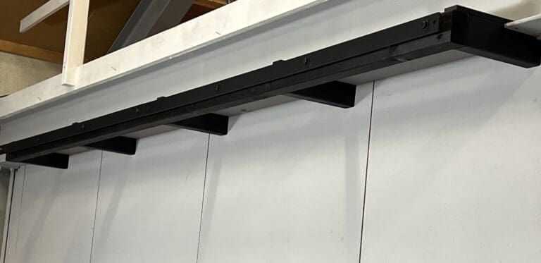 Landelijk houten hangrek voor schuifdeuren