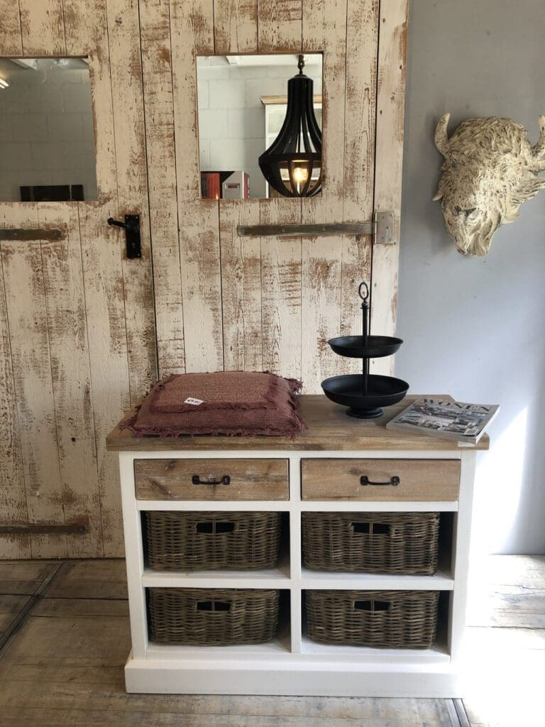 Landelijk mandenkastje met laden, 100 cm.