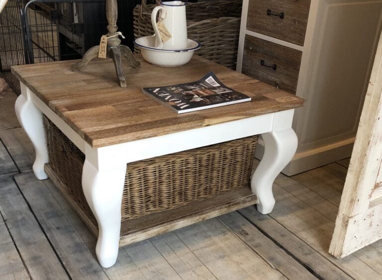 Salontafel met barokpoten inclusief mand